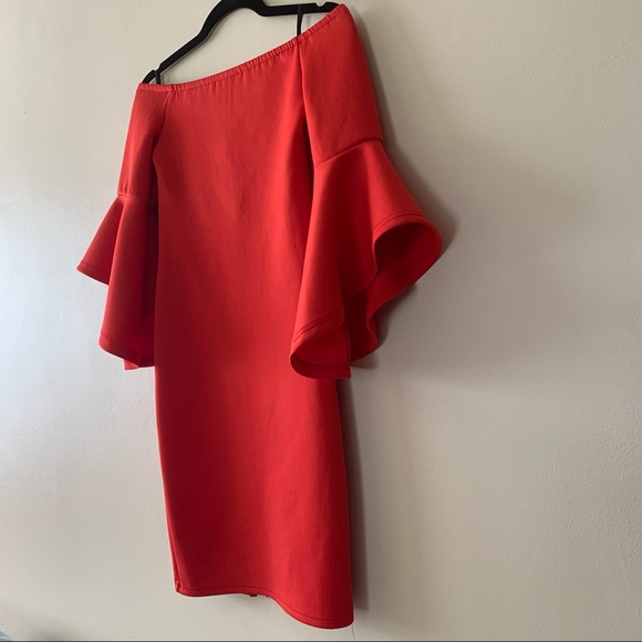 Trumpet Sleeves Classy Off Shoulders Dress - Picture 2 of 8